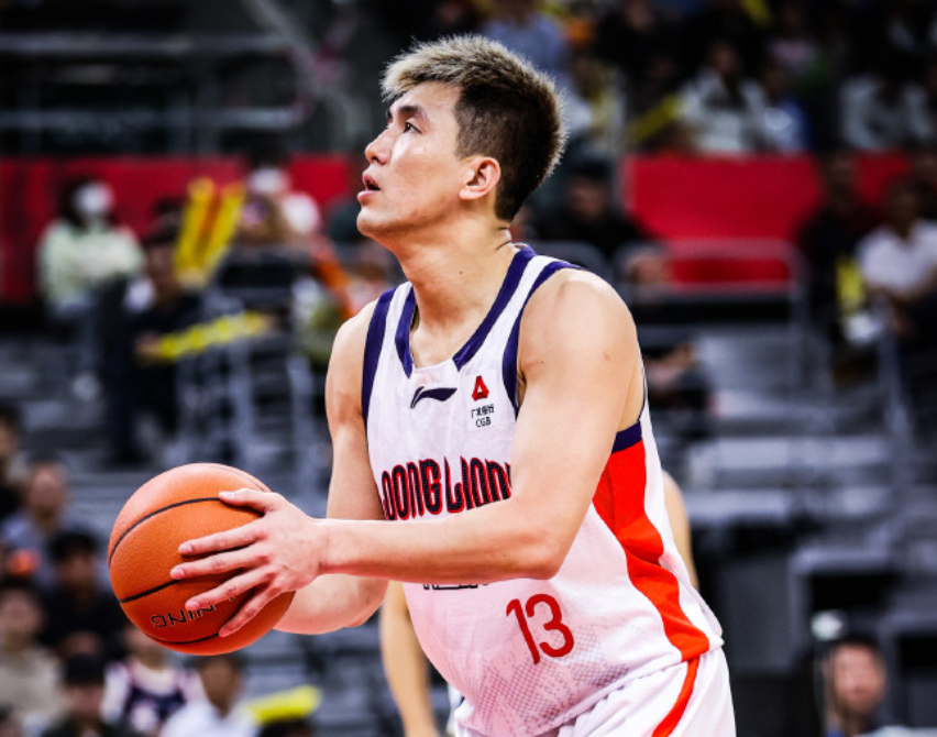 开云体育下载-官宣复出!只打2场,郭艾伦还在争取全明星